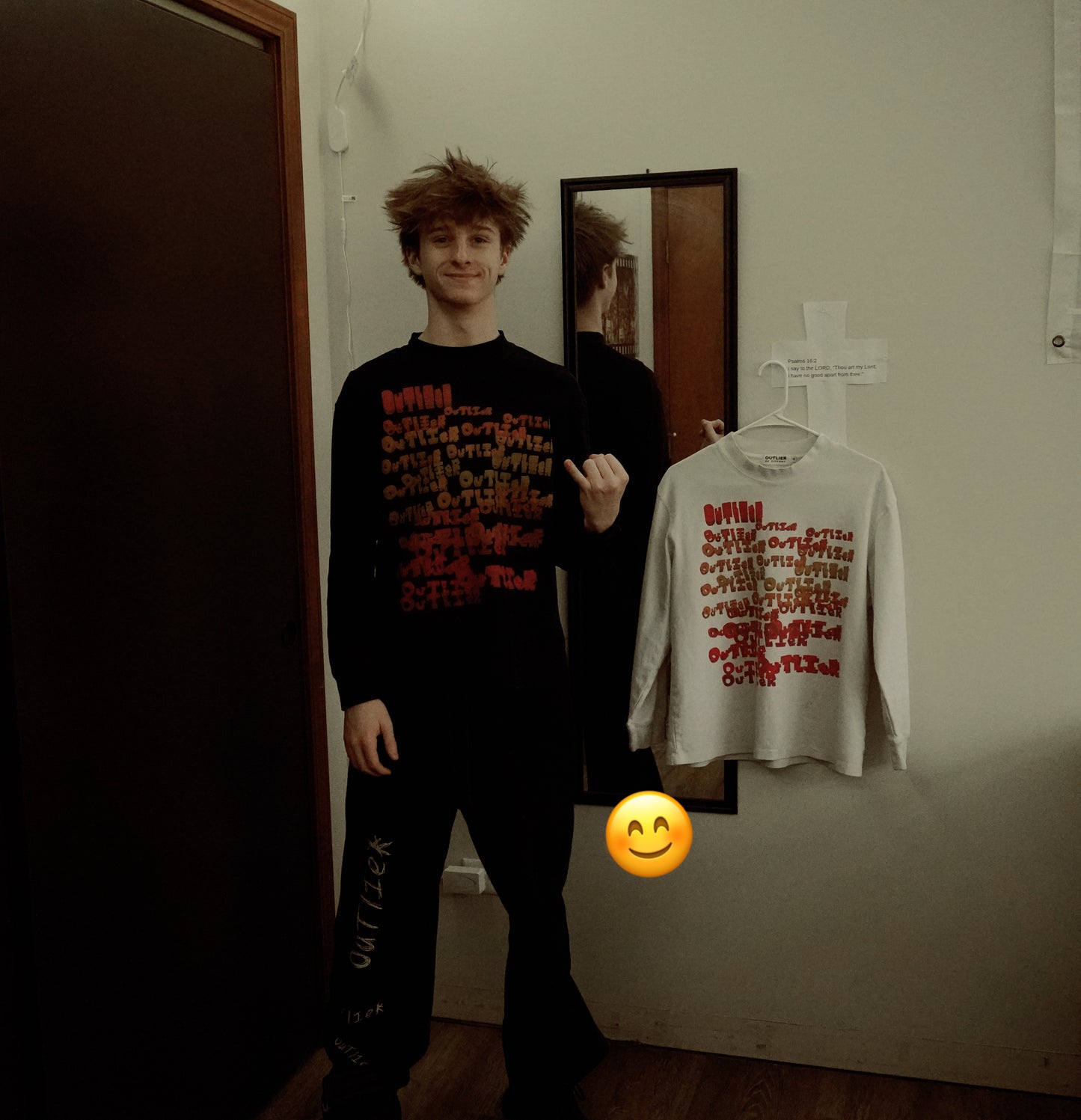 "OOUUTTLLIIEERR" Long Sleeve Crewneck